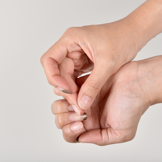 Brittle Nails: Causes and Remedies